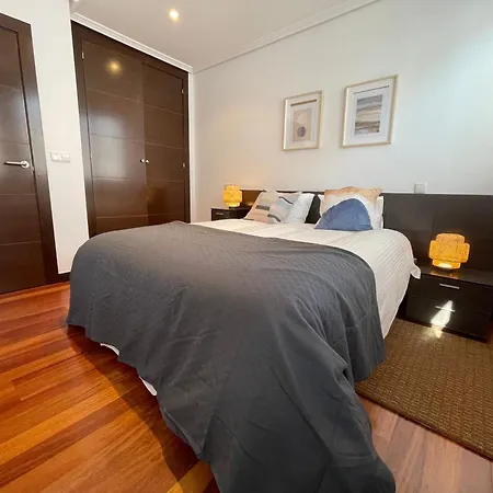 아파트 Atuaire Vivienda A Luminosa Parking Incluido En Plena Calle Comercial Burgo